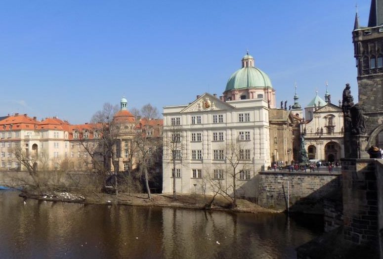 Na antiga sede do serviço secreto comunista da Tchecoslováquia